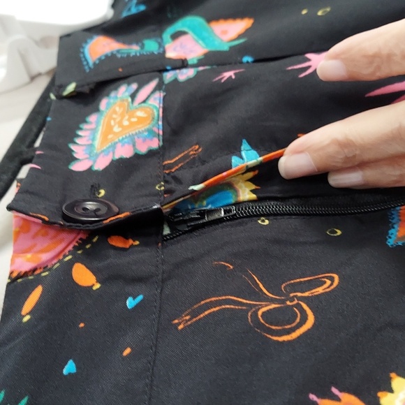 TruthNYC Pants, Size Large Black w/ Various Stylized Hearts, Wide Leg, Pockets - Picture 5 of 8